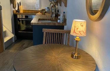 The Old Gallery - Charming Coastal Escape For Two - Photo 66