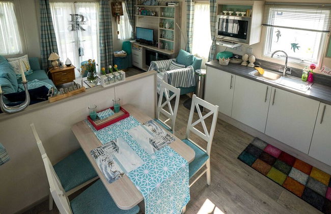 Chalet in Oostkapelle Near the Beach - Photo 4