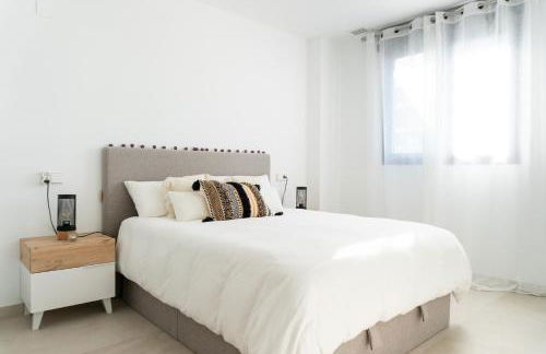Apartamento nuevo junto al mar con plaza de garaje!! Perfecto para familias - Photo 33