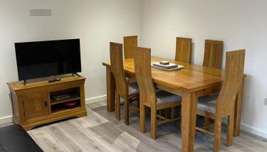 Lovely, Sleeps 8, Cafe Bars, Central Formby - Foto 5