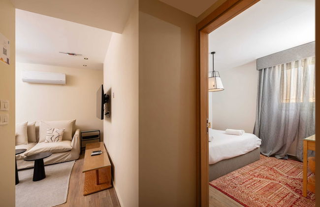 Xuru Stays I Jacuzzi Studios @ The Pyramids - Foto 29