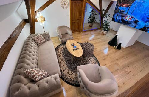 La Luna Royal Deluxe Luxury House with Pool & Jacuzzi, Bikes and Secured Parking - Photo 22