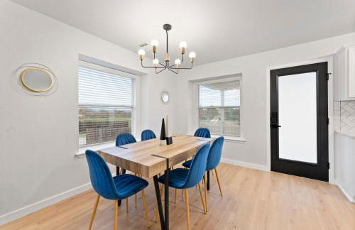 Modern & Homey 3BR Home, Remote Work Friendly, King Beds, Fast WiFi - Foto 14