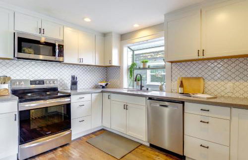 1 Mi to Historic Dtwn Dog-Friendly Everett Home! - Foto 13