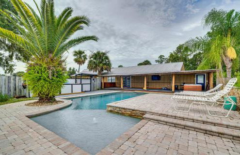 Spacious Micanopy Farmhouse with Luxurious Pool! - Foto 1