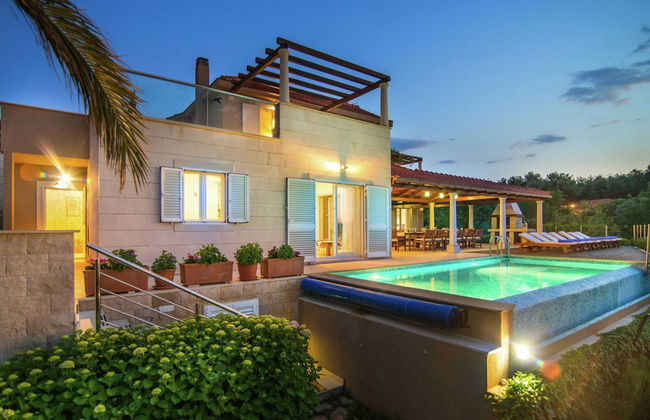 Beautiful Villa on the Island of Brac With Infinity Pool, Beach at 30 Meters - Foto 16