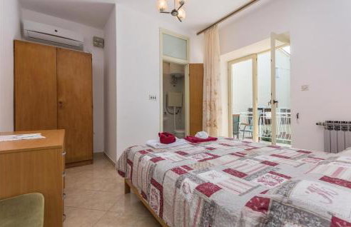 Cozy Apartment In Lovrecica With Wifi - Foto 16