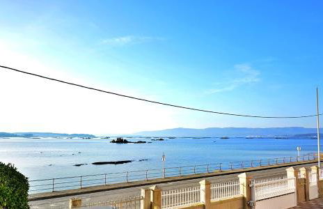 Apartamento con vistas en Playa de As Sinas - Foto 1