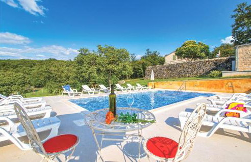 Awesome Home In Labin With Sauna - Photo 11