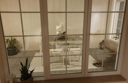 75m2 lichtdurchflutete 3 Zimmer Souterrain Wohnung in einem Neubau Villa - Foto 10