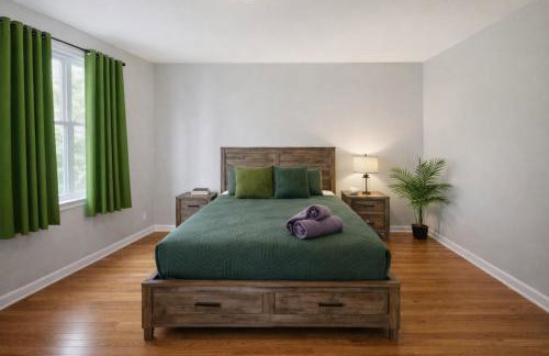 Luxury 5BR Retreat - Hot Tub - Game Room - 2 Fire Pits - Foto 23