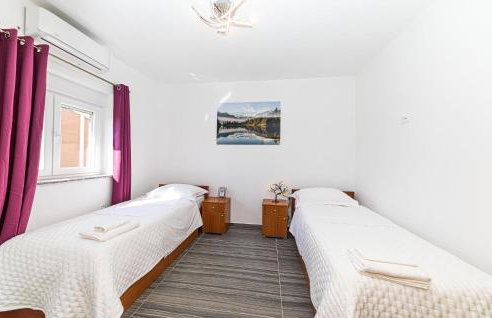 Beautiful Home In Ugljane With Wifi - Foto 34