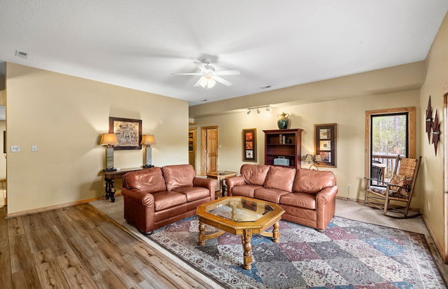 Lakeside Lodge by Avantstay Hot Tub Dock - Foto 29