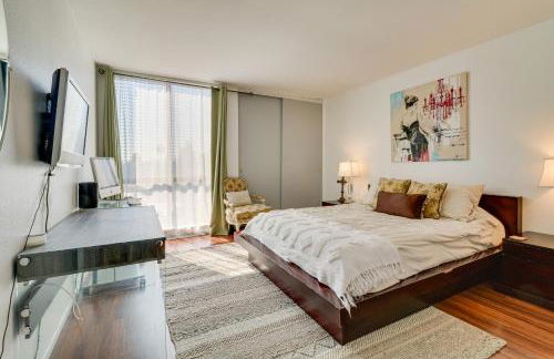 Granada Hills Condo with Community Pool and Workspace - Foto 12