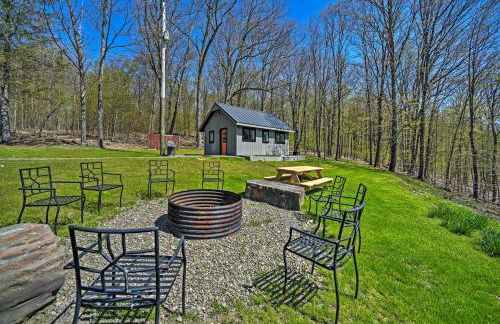 Fire Pit and Gas Grill Secluded Studio in Milford! - Foto 1