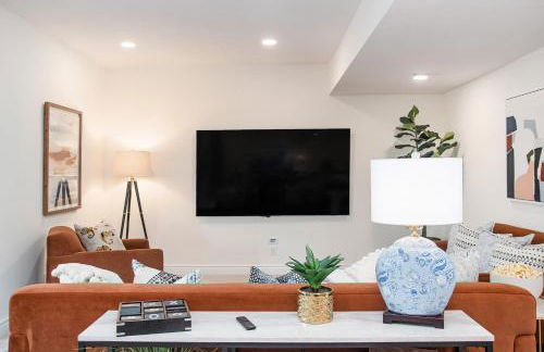 Stunning 5BR Villa Large Hot Tub & Scenic Yard - Foto 51