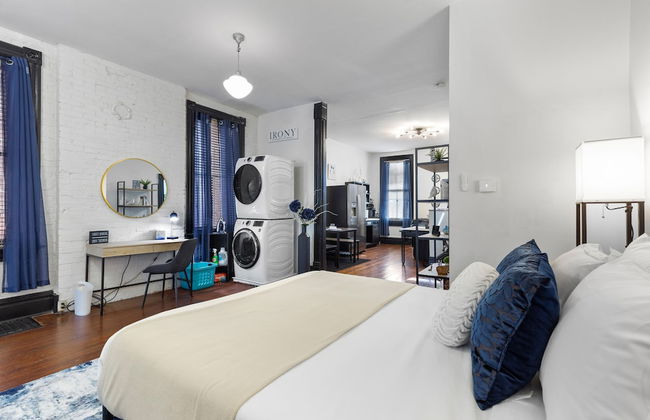 Charming Studio on Cherokee Street - JZ Vacation Rentals - Photo 3