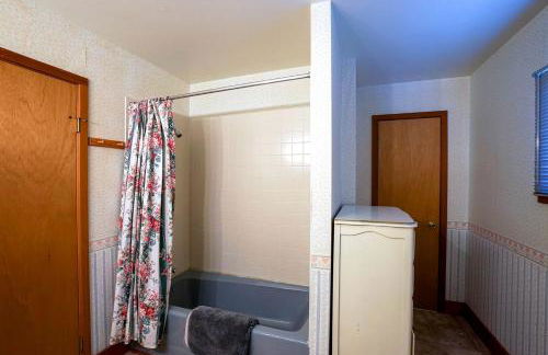 Quaint Vacation Rental with Madison River Views near Yellowstone in Southwest Montana - Foto 28