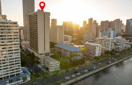 Honu Hale Penthouse 2 BDR Ocean View Waikiki - Photo 63