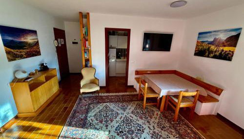 Appartamento per Famiglie in Centro ad Asiago con Posto Auto e Ampio Giardino - Foto 3