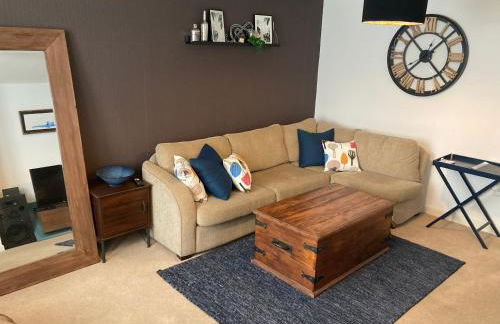 Cheerful Home FOR FOOTBALL, DOCKS AND CITY CENTRE - Foto 1