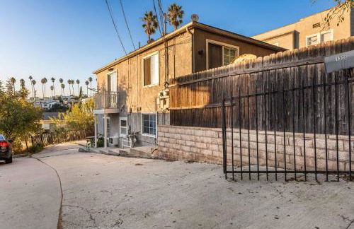 Echo Park Spacious Two-Bedroom Apartment with Private Yard and Parking - Foto 18