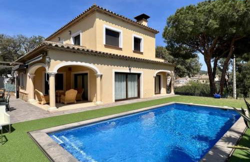 Casa Judibar con zona de barbacoa y piscina - Foto 1