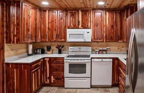 Cozy lakefront cabin with boat house and ramp on T - Foto 3