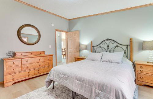 8 Mi to Dtwn Rochester Peaceful Home with Deck! - Foto 31