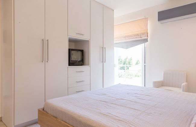 Bright & Spacious two-floor Family Garden Home - Foto 11