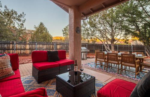 LUX Sedona Retreat - Hot tub & Game room - Foto 31