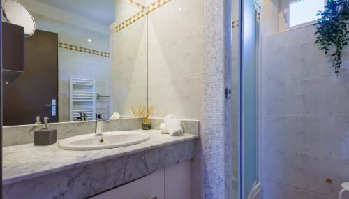 Lou Karo - Piscine partagée - Parking privé - Photo 5, Shower