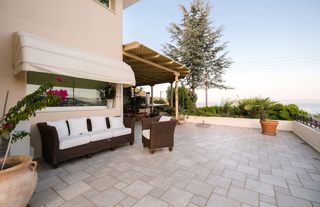 Blue Crystal Villa - Photo 13