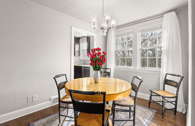 Cottage Charm - Photo 9