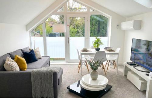 Walnut Flats-F3, 1-Bedroom with Stunning Garden View, AC, Parking, Netflix, WIFI - Close to Oxford, Bicester & Blenheim Palace - Foto 1