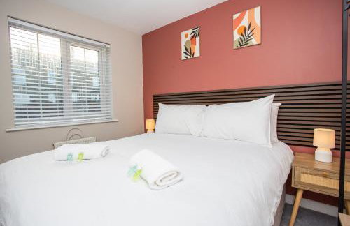 Vacant Nest Cleveland Close Central Parking - Photo 16