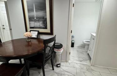 Lovely Remodeled 2bdrm Basement Home - Foto 13