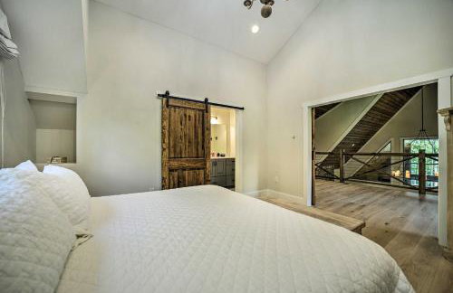 7 Mi to Ski Sapphire Valley Resort-Style Retreat - Foto 13