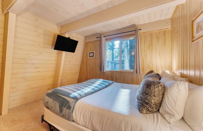 Lundy Bearden Serene Tahoe Retreat With Deck, Fireplace, and Forest Views - Foto 23