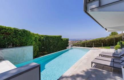 Estoril Oceanview Villa - Photo 2