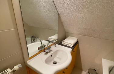 FATHALA - appartement lumineux en dernier étage - face à la gare routière - Foto 12