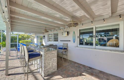 Waterfront Home w/ Boat Dock & Bar in N Fort Myers - Foto 26