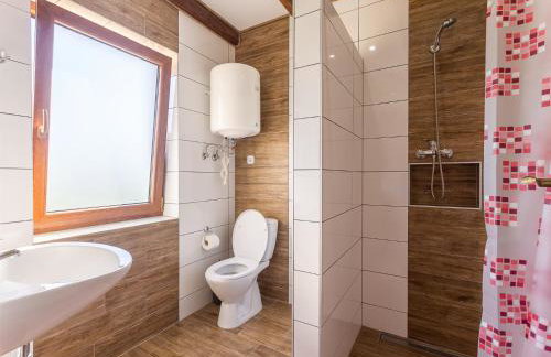 Bieszczadzkie Wzgórze Domki 724-472-882 - Photo 40