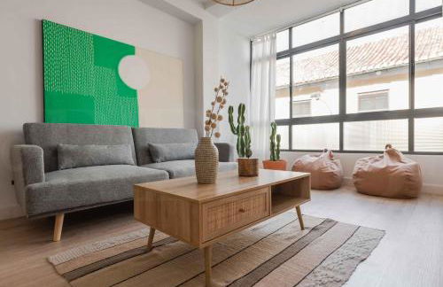 Peaceful & bright apartment with patio - Center - Foto 1