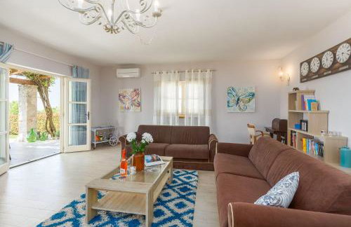 Mediterrane Steinvilla mit beheiztem Privatpool, aromatischen Mittelmeerpflanzen - Foto 12