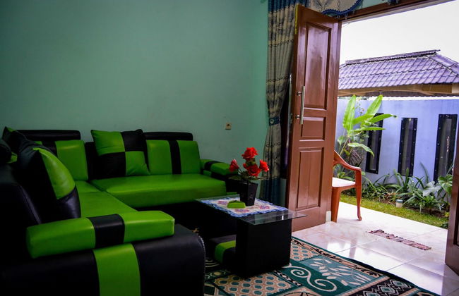 Homestay Sembiring Puncak - Photo 10
