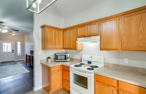 1 Mi to Historic Dtwn Weatherford Home with Yard - Foto 9