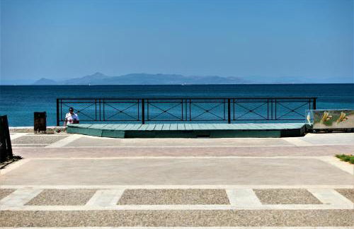 Zefyros Super Cool Apartments next to Alimos Riviera - Foto 27