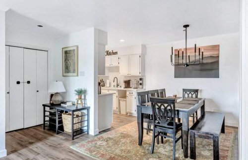 Modern Designed, Lakefront Home in Garland - Foto 5