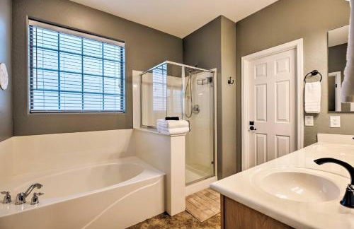 Family Home with Pool, BBQ and Fire Pit in Goodyear - Foto 11